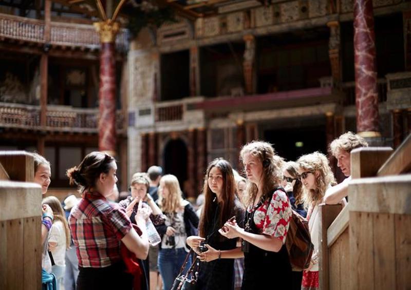 Visitors of the Shakespeare's Globe Guided Tour